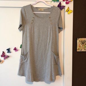 🛍 Jazzco light grey tunic with pockets.